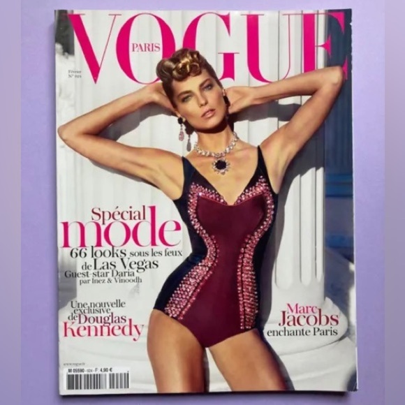Vogue Paris 924 February 2012 - Picture 1 of 1